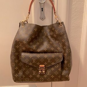 Never Used Louis Vuitton Métis hobo bag
